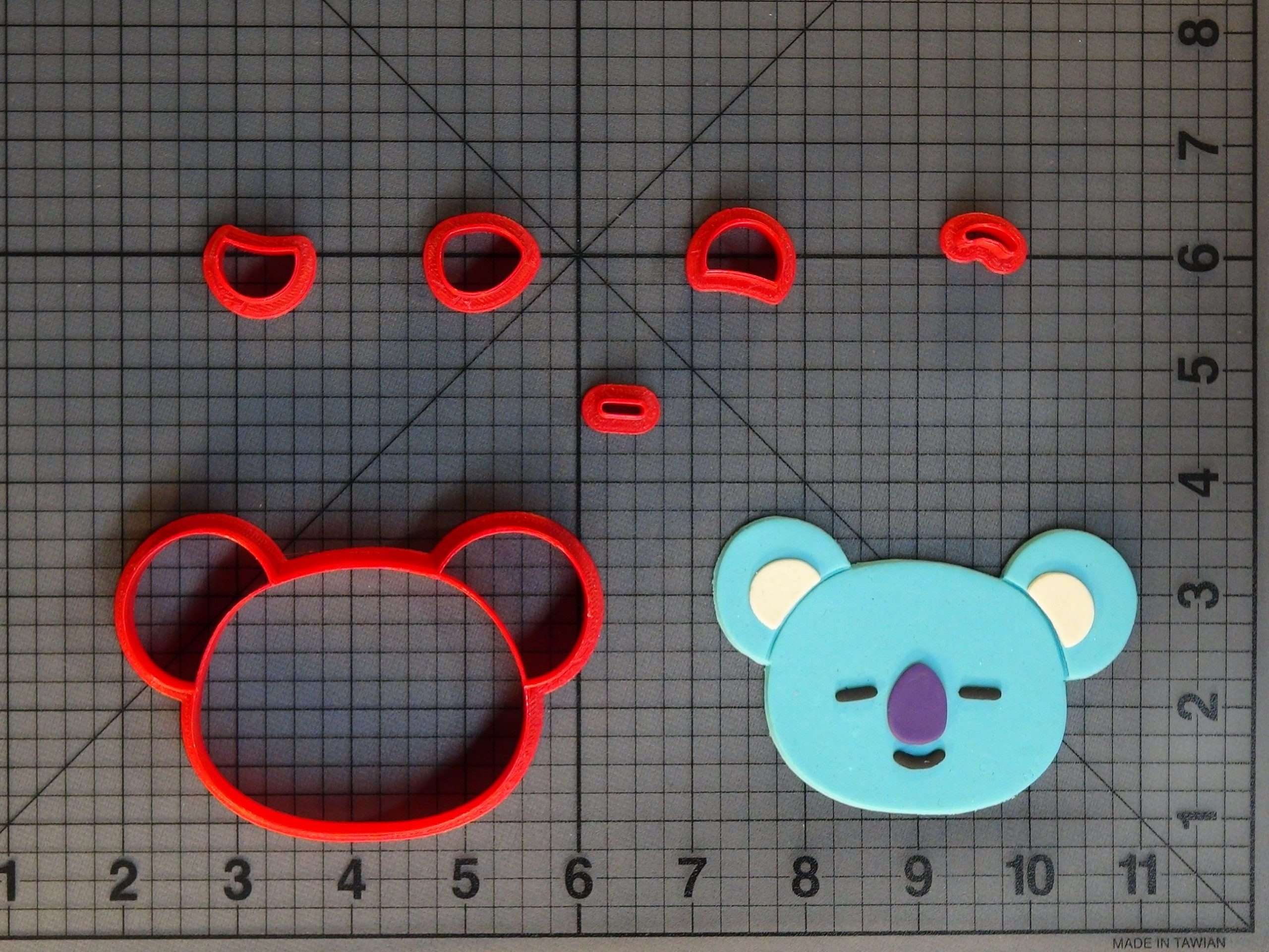 https://www.jbcookiecutters.com/wp-content/uploads/2019/11/JB_BT21-Koya-266-C364-Cookie-Cutter-Set-Animated-Character-266-C364-scaled.jpg